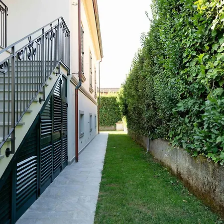 Casa Via Romana شقة