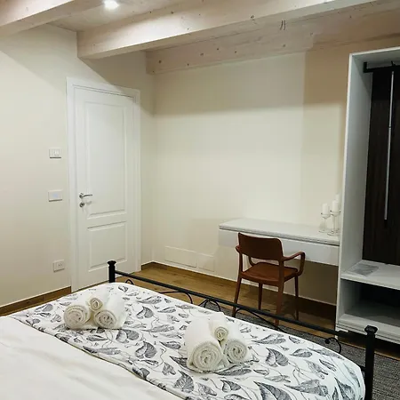 Casa Via Romana لوكا